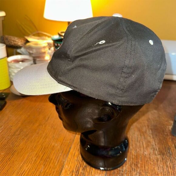 Vintage Chevrolet Snapback Hat Black Unisex Embroidered Logo Adjustable - Picture 3 of 9